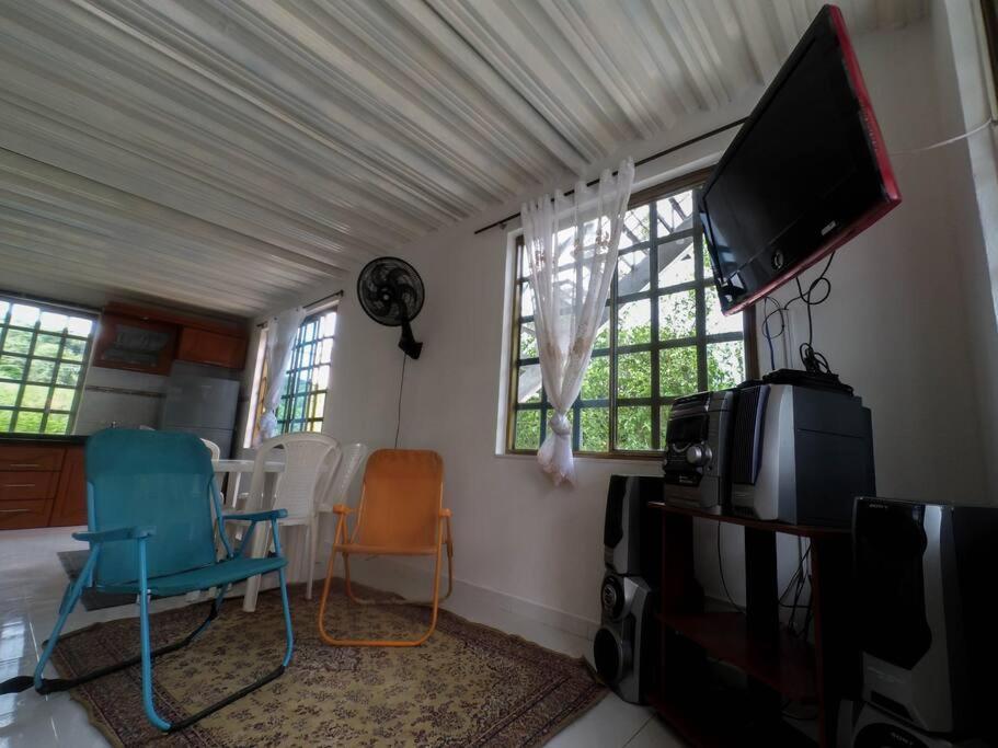Casa Familiar Y De Descanso Villa Lorenza - Apulo Cund. Екстериор снимка