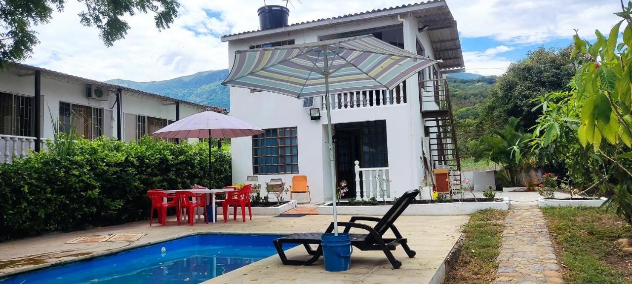 Casa Familiar Y De Descanso Villa Lorenza - Apulo Cund. Екстериор снимка